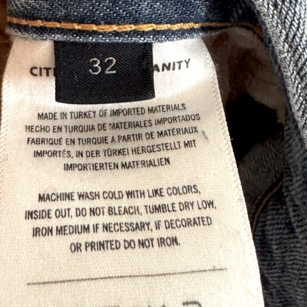 CITIZENS OF HUMANITY
EMERY CROP RELAXED STRAIGHT JEANS - OLD
BLUE - Picture 10 of 14